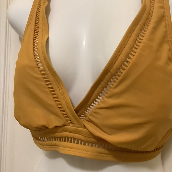 Time And Tru bikini top gold crocheted look built in bra removable pads …500 - Picture 3 of 13